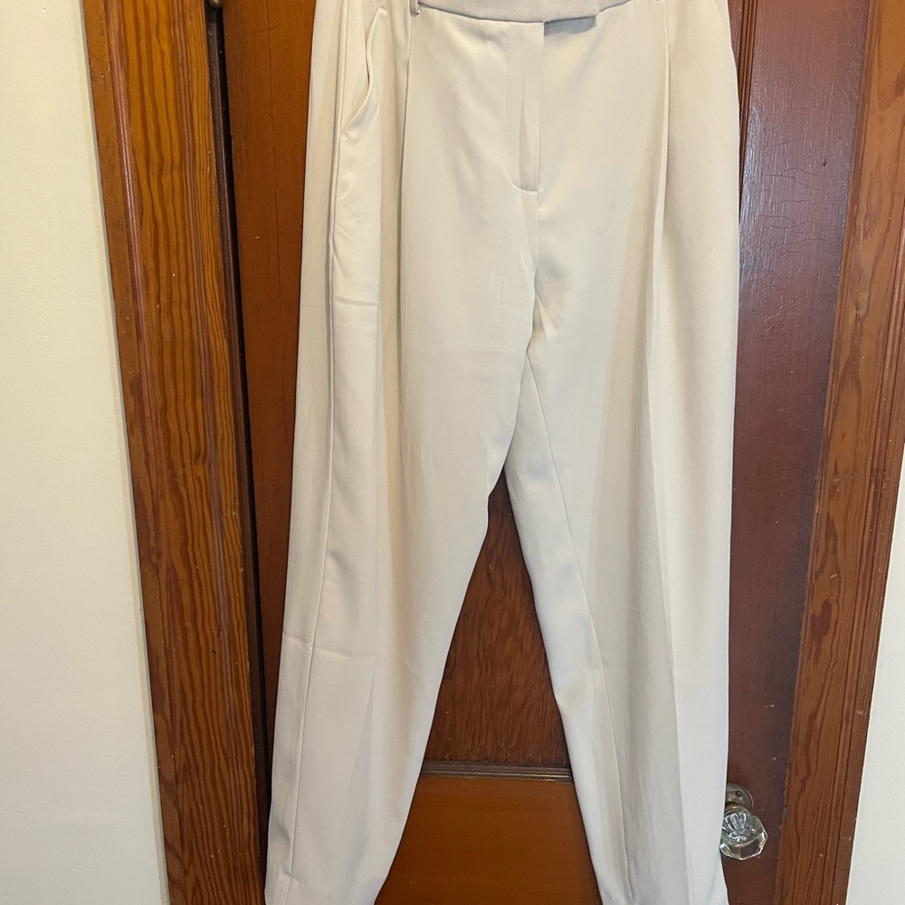 Abercrombie & Fitch Low Rise Taper Pant - Picture 5 of 5